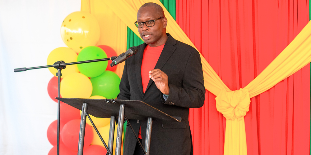 Dr. Shawn Charles at Alumni Ribbon-Cutting Ceremony