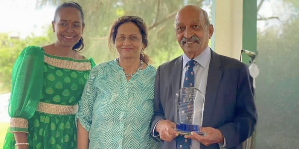 Dr. Rao receives the Lifetime Achievement Award from the Office of the Honorary Consul of India to Grenada