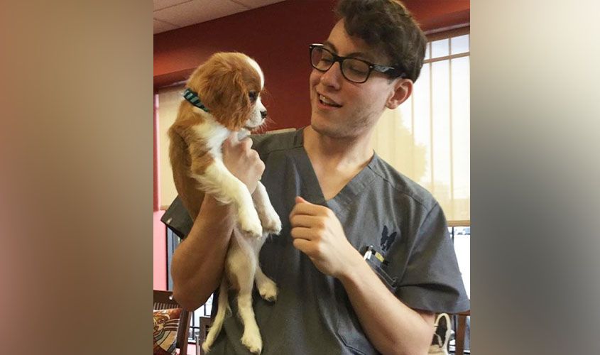 SVM student Devon Cruz-Gordillo matched in the 2023 VIRMP.