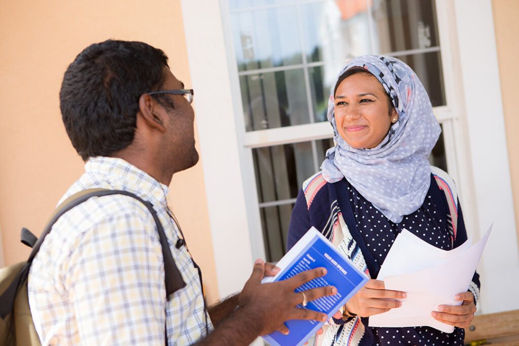 2 SGU Students Talking